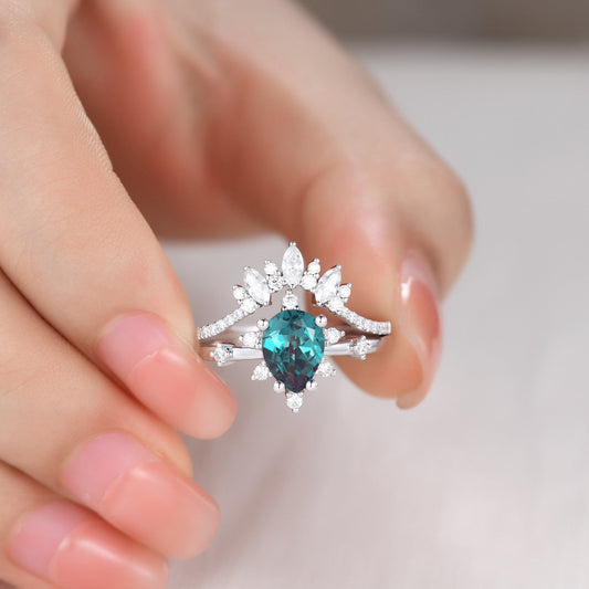 14K/18K Gold Pear Shaped Alexandrite Diamond Art Deco Color Change Engagement Ring Set