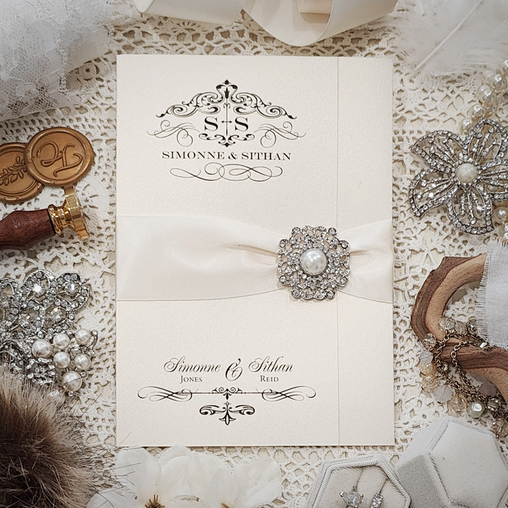 Brooch Wedding Invitation 3512