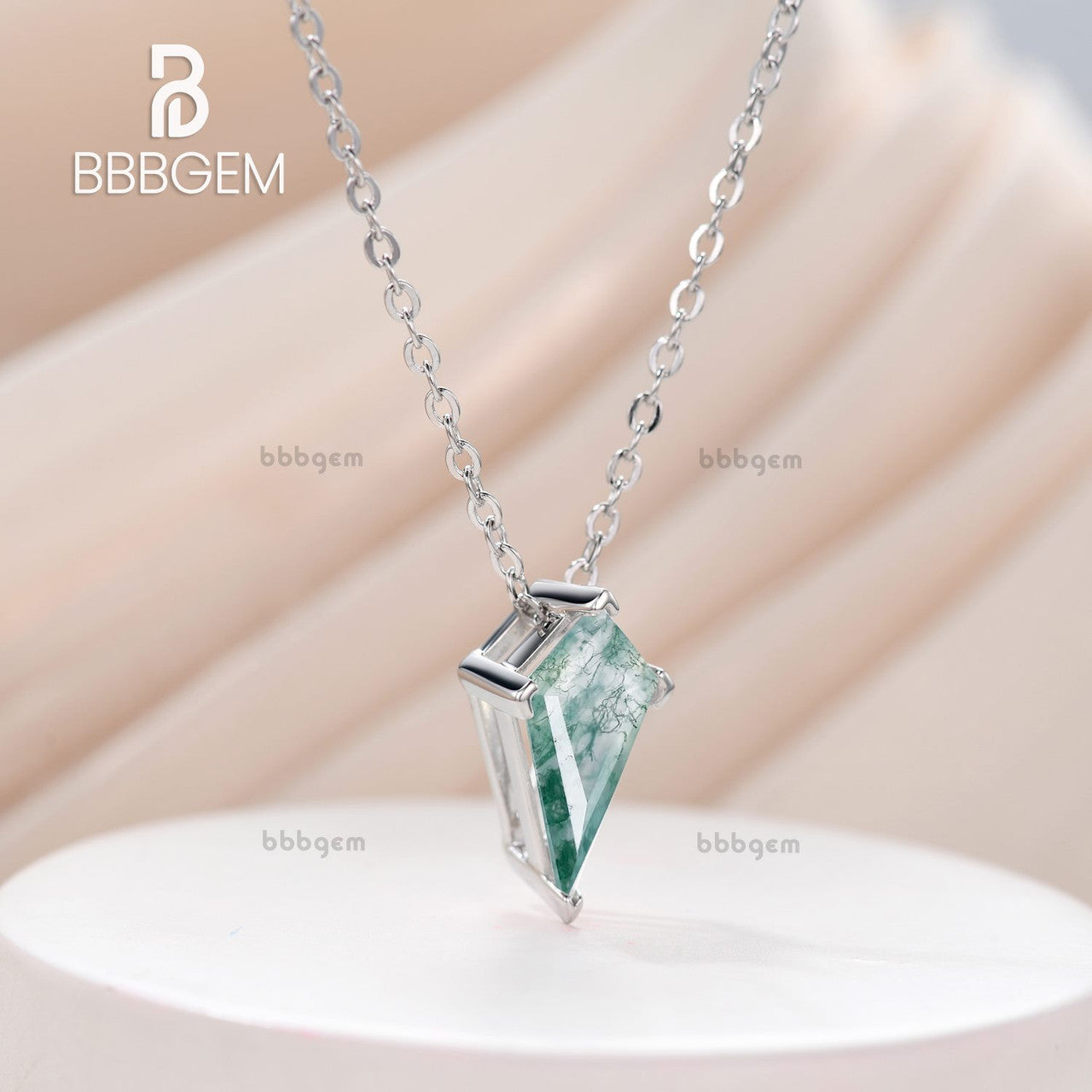 3ct Kite Shape Moss Agate Solitaire Pendant Necklace 14K Solid Gold Neutral Jewelry