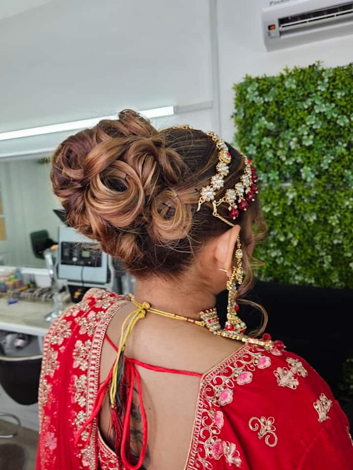 Stylish Hairdos By Julie