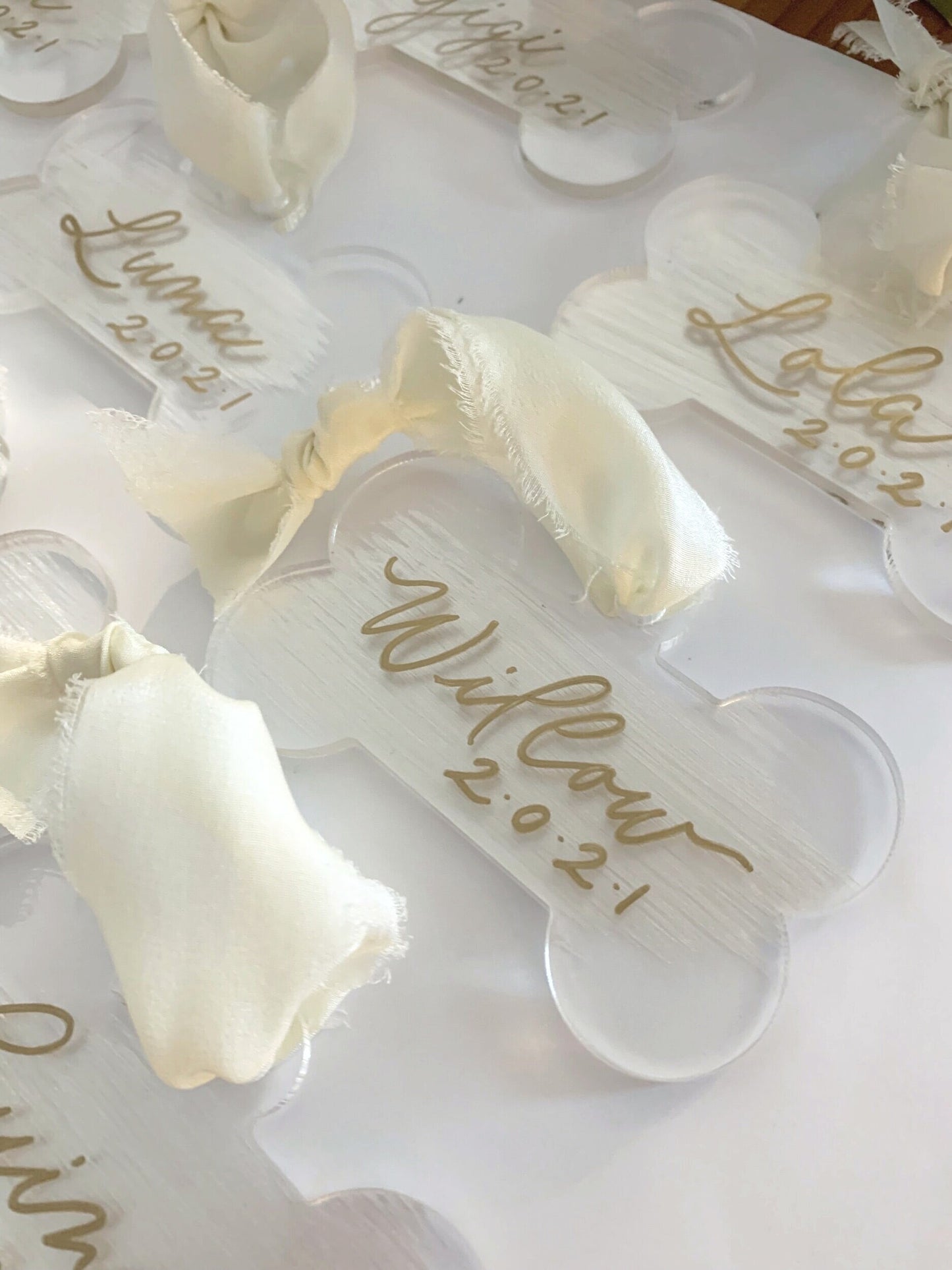 Bone calligraphy ornament