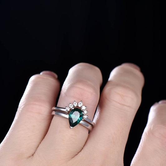 2pcs Pear Shaped Solitare Emerald Engagement Ring Set Comfort Fit