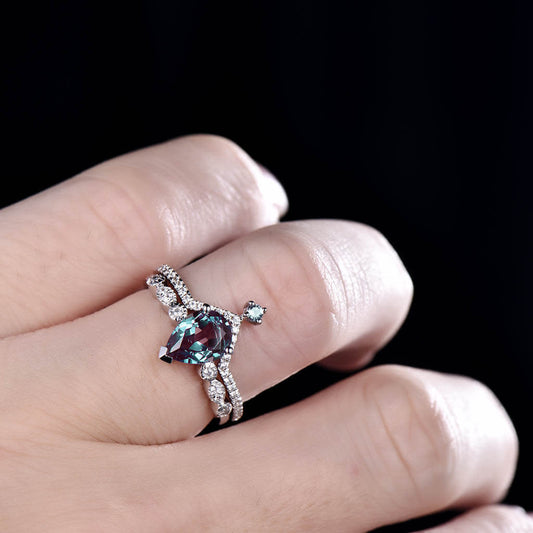 2pcs Pear Shaped Alexandrite Engagement Ring Set White Gold Marquise Band