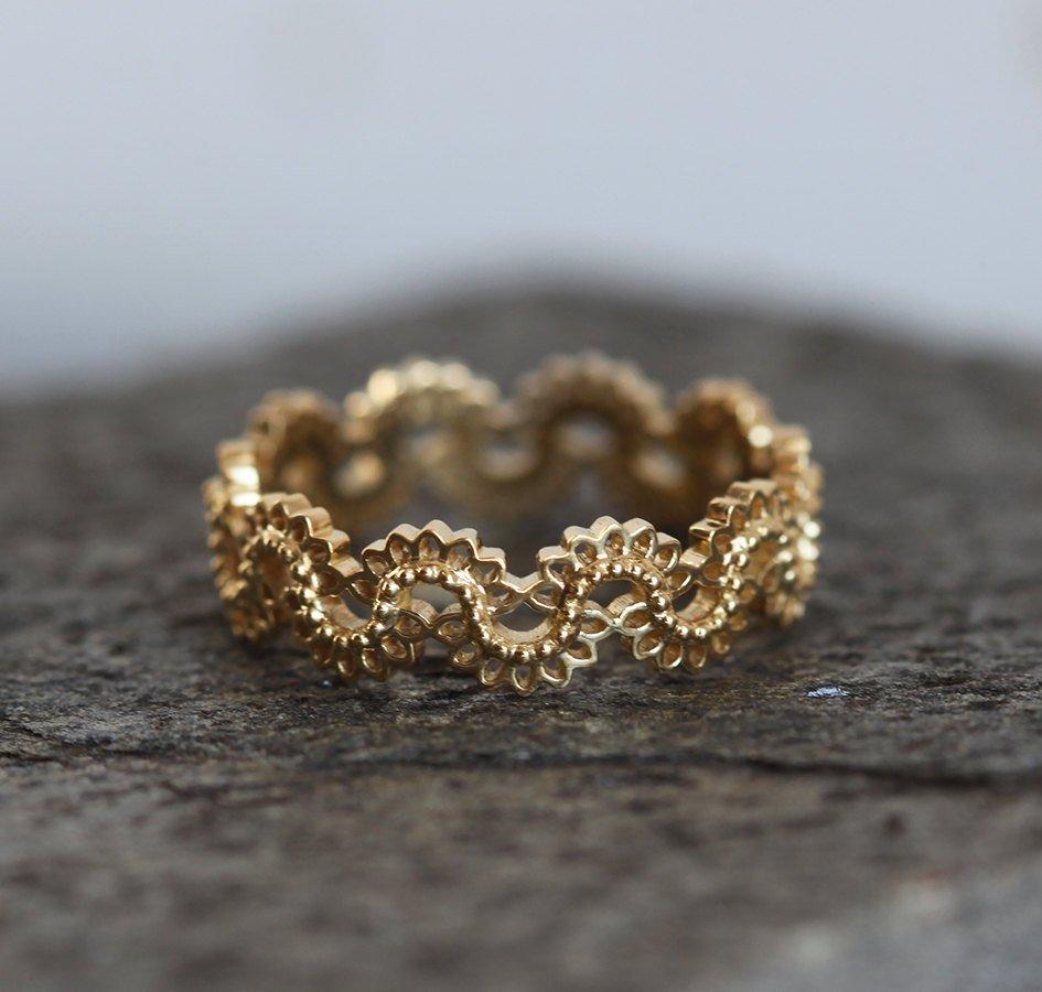 Iva Gold Lace Band, Lace Wedding Band