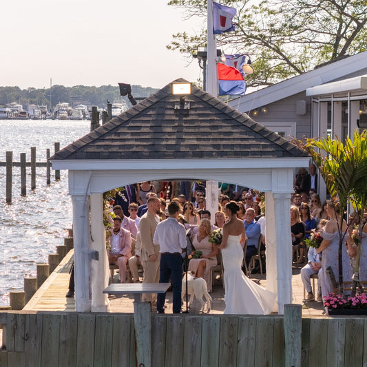 Receive $1000 Off Your Wedding PLUS a Complimentary Hot Pretzel Exit Station