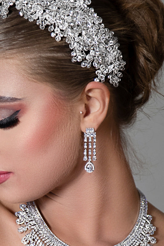 Sara Earrings With Swarovski Crystals