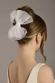 Scattered Pearl Bow Jaw Clip