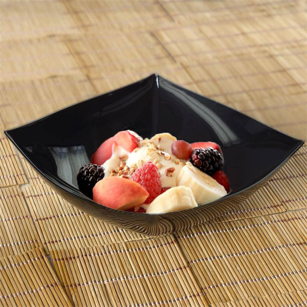 4 pcs 7.5" wide 32 oz Disposable Square Plastic Serving Bowls
