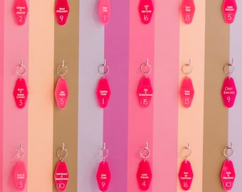 Custom Name Keychains - Vintage Motel Keychain, Fun Wedding Favors, keytag Escort cards, keychain wall,place card,Personalized Keychain,30