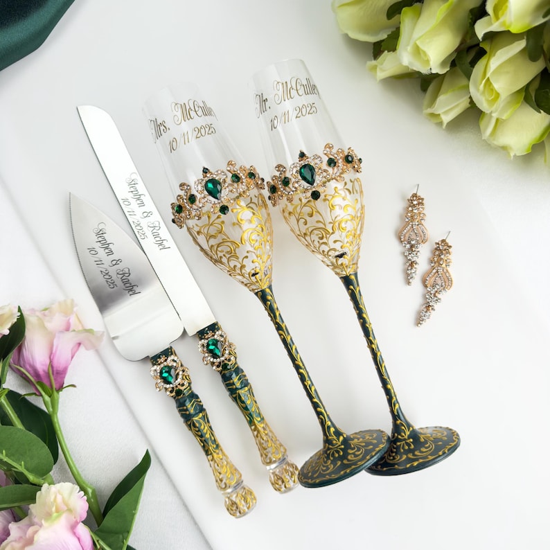 Engraved Emerald Green Champagne Flutes & Cake Server Set: Gold Wedding Decor