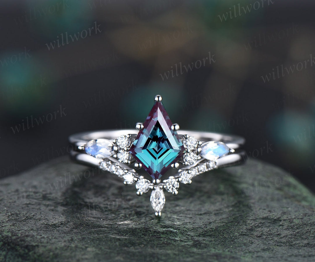 Kite Cut Alexandrite Ring White Gold Moonstone Vintage Unique Engagement Ring Set Women 6 Prong Stacking Retro Anniversary Ring Gift