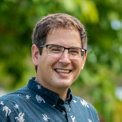 Enzo in Honolulu: Proposal / Engagement Photography