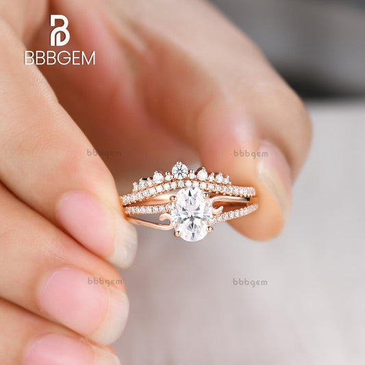 14K Rose Gold Moissanite Engagement Ring Set Vintage Curved Diamond Wedding Ring Set