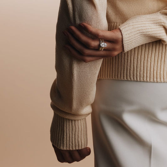 Knife Edge Oval Ring