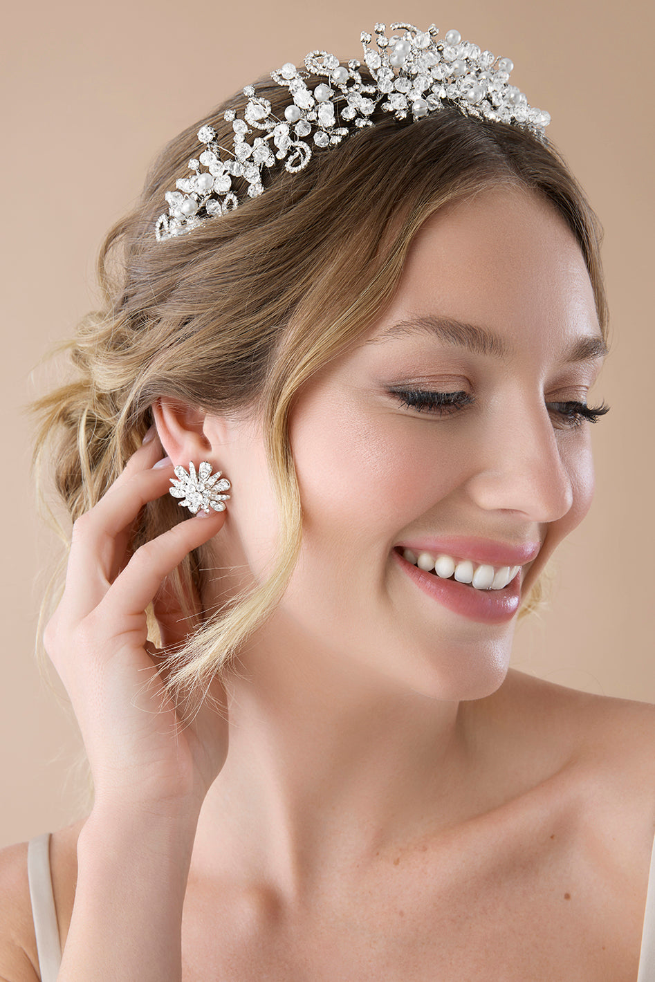 Filiz Swarovski Stud Earrings