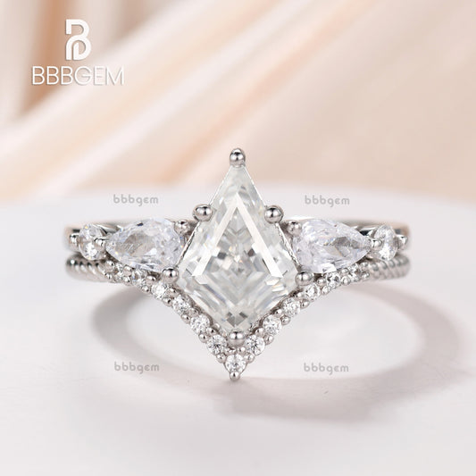 10x7mm Kite Cut VVS Moissanite Engagement Ring Three Stone White Gold Curved Moissanite Matching Band