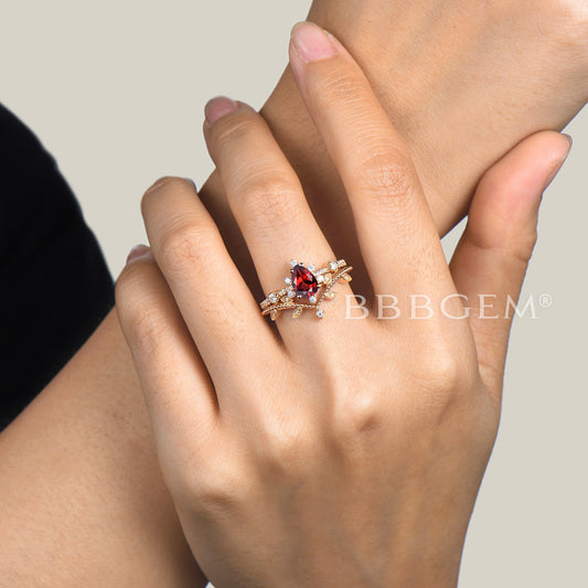 14K Yellow Gold Art Deco Pear Cut Natural Garnet Diamond Bridal Ring