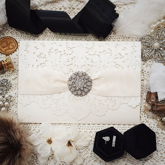 Brooch Wedding Invitation 3503