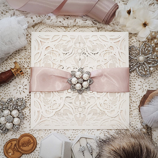 Brooch Wedding Invitation 3504