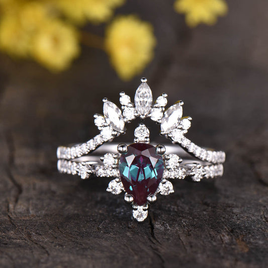 14K/18K Gold Pear Shaped Alexandrite Diamond Art Deco Color Change Engagement Ring Set