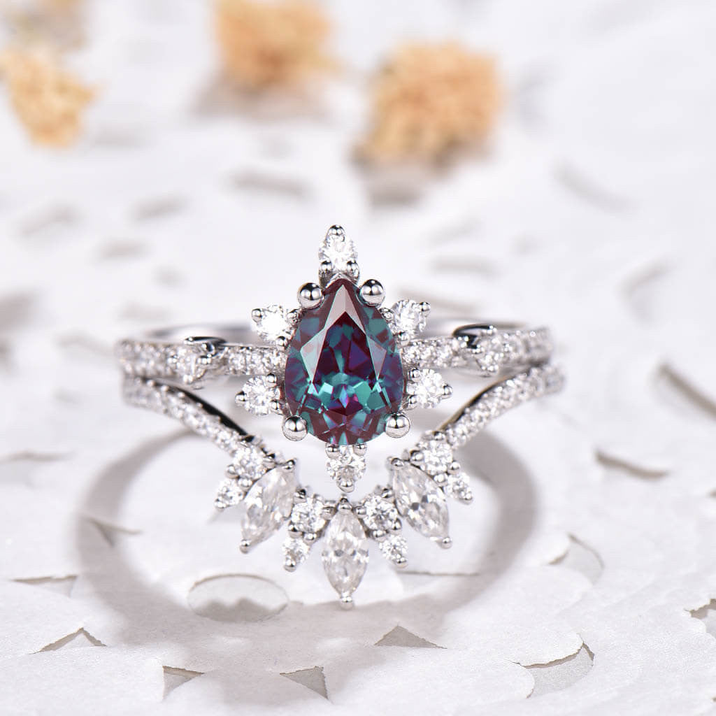 14K/18K Gold Pear Shaped Alexandrite Diamond Art Deco Color Change Engagement Ring Set