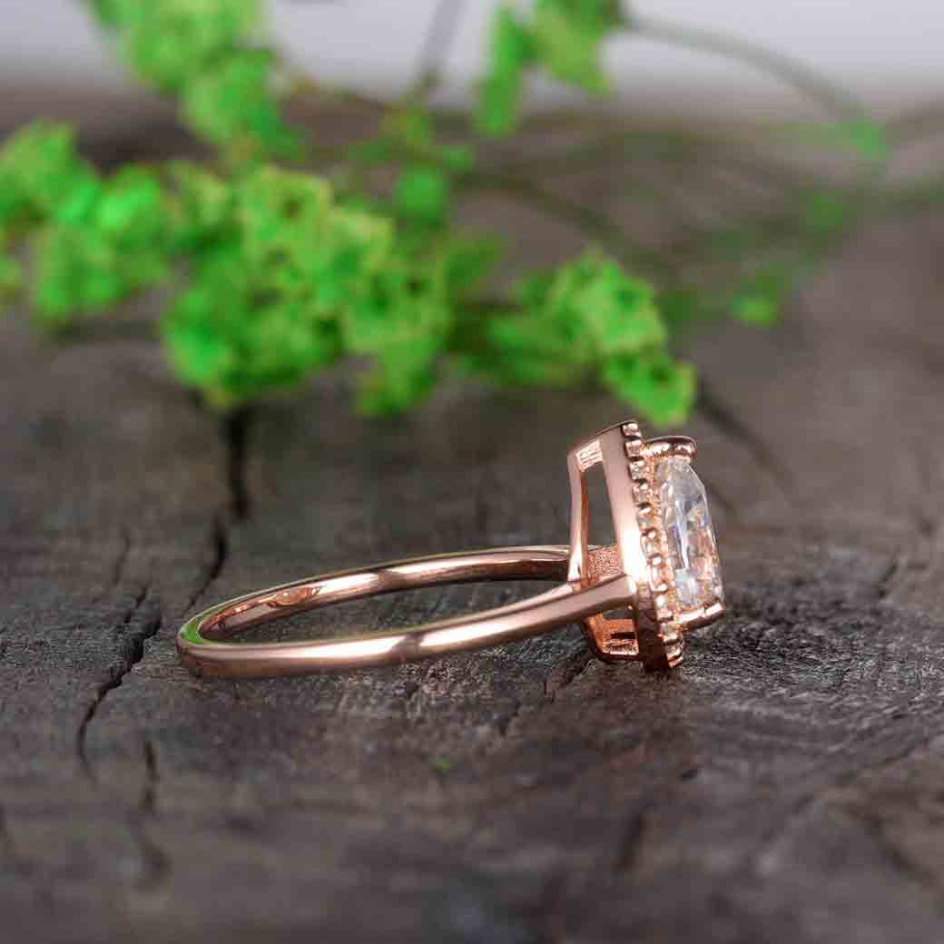 14K/18K Gold Vienna Pear Shaped Moissanite Engagement Ring Halo