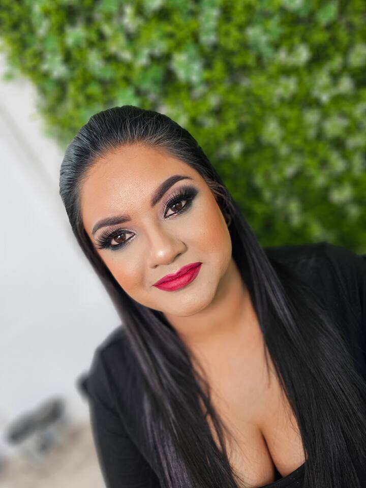 Glamorous Makeup By Julie