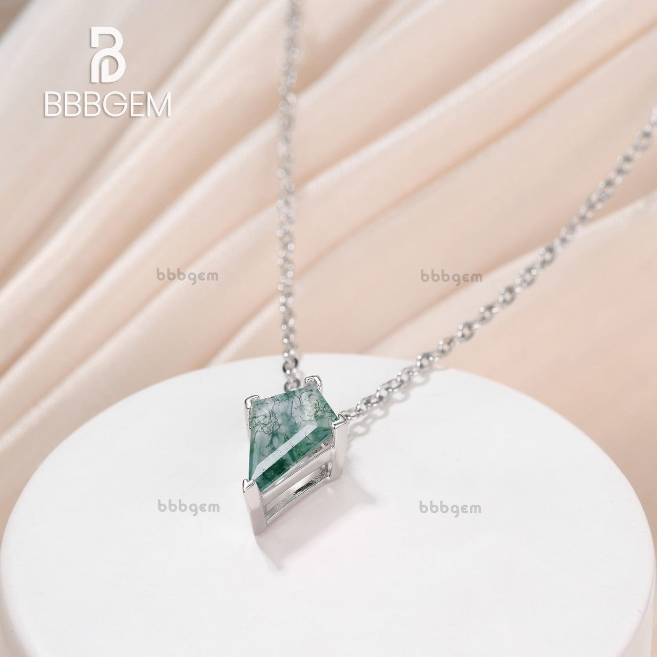 3ct Kite Shape Moss Agate Solitaire Pendant Necklace 14K Solid Gold Neutral Jewelry