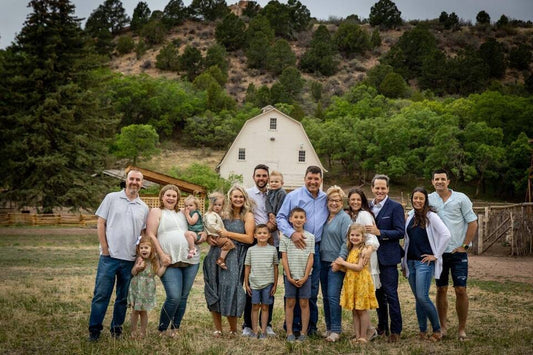 The Crew to Garden of The Gods Extended Family 1 Hour Photo Session