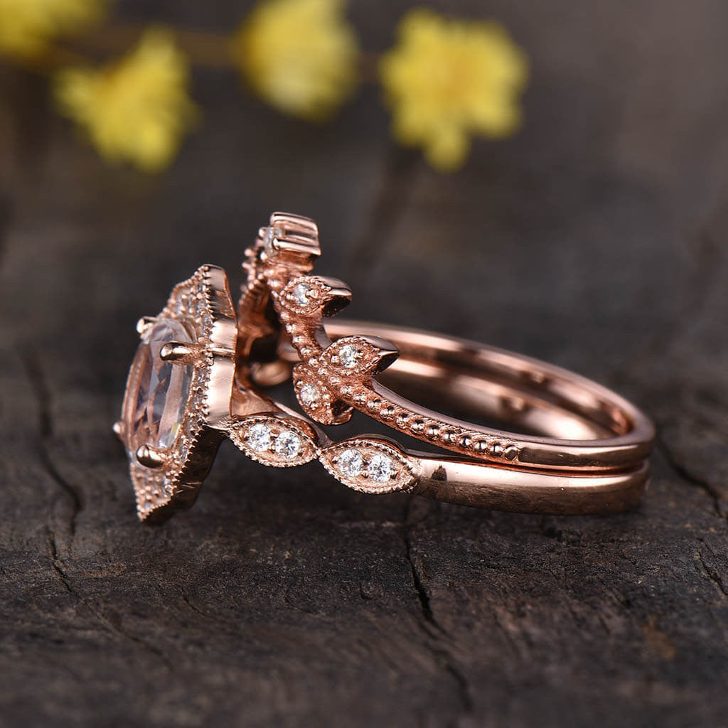 14K/18K Gold Oval Cut Vintage Moonstone Diamond Halo Engagement Ring Set