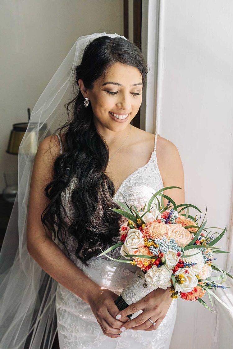 Traditional Style Bouquet (Little Greenery, Rounded Shape) Florist Offer