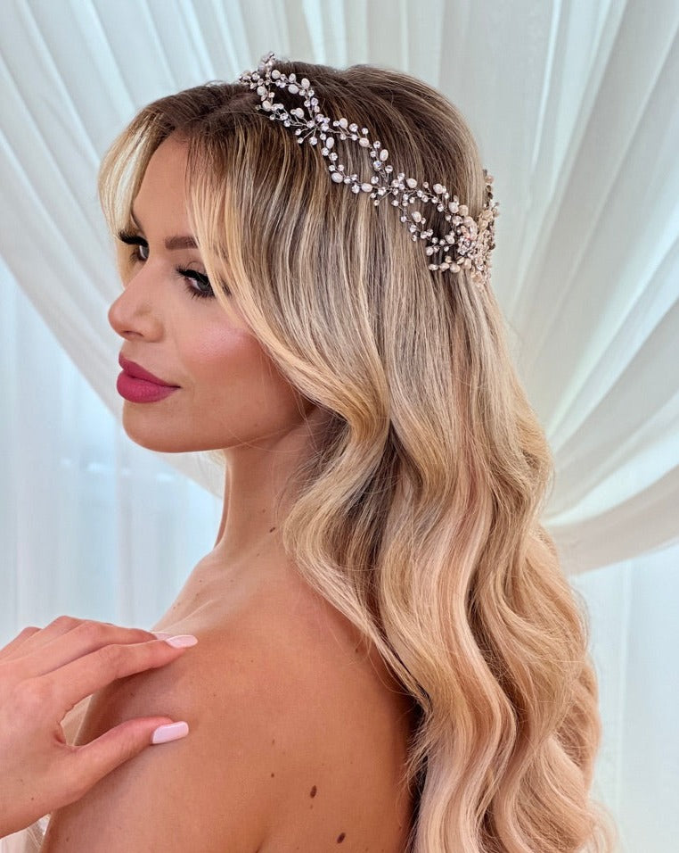 Romantic Crystal And Pearl Halo Style No. 242675