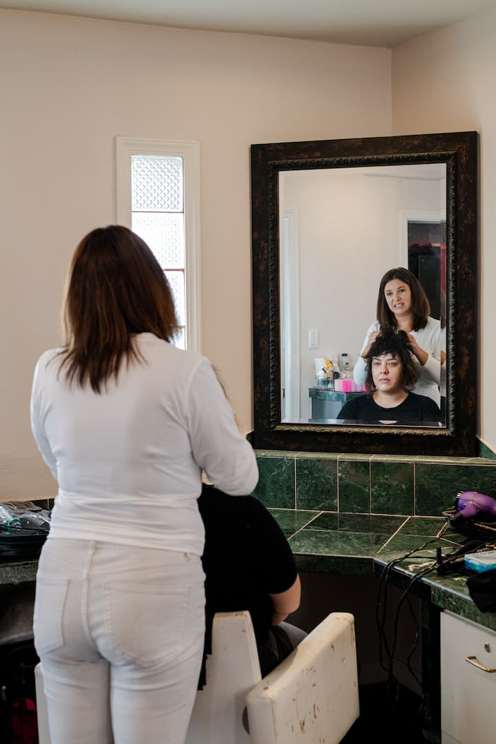 Media-Ready Hair Color Extensions, Makeup