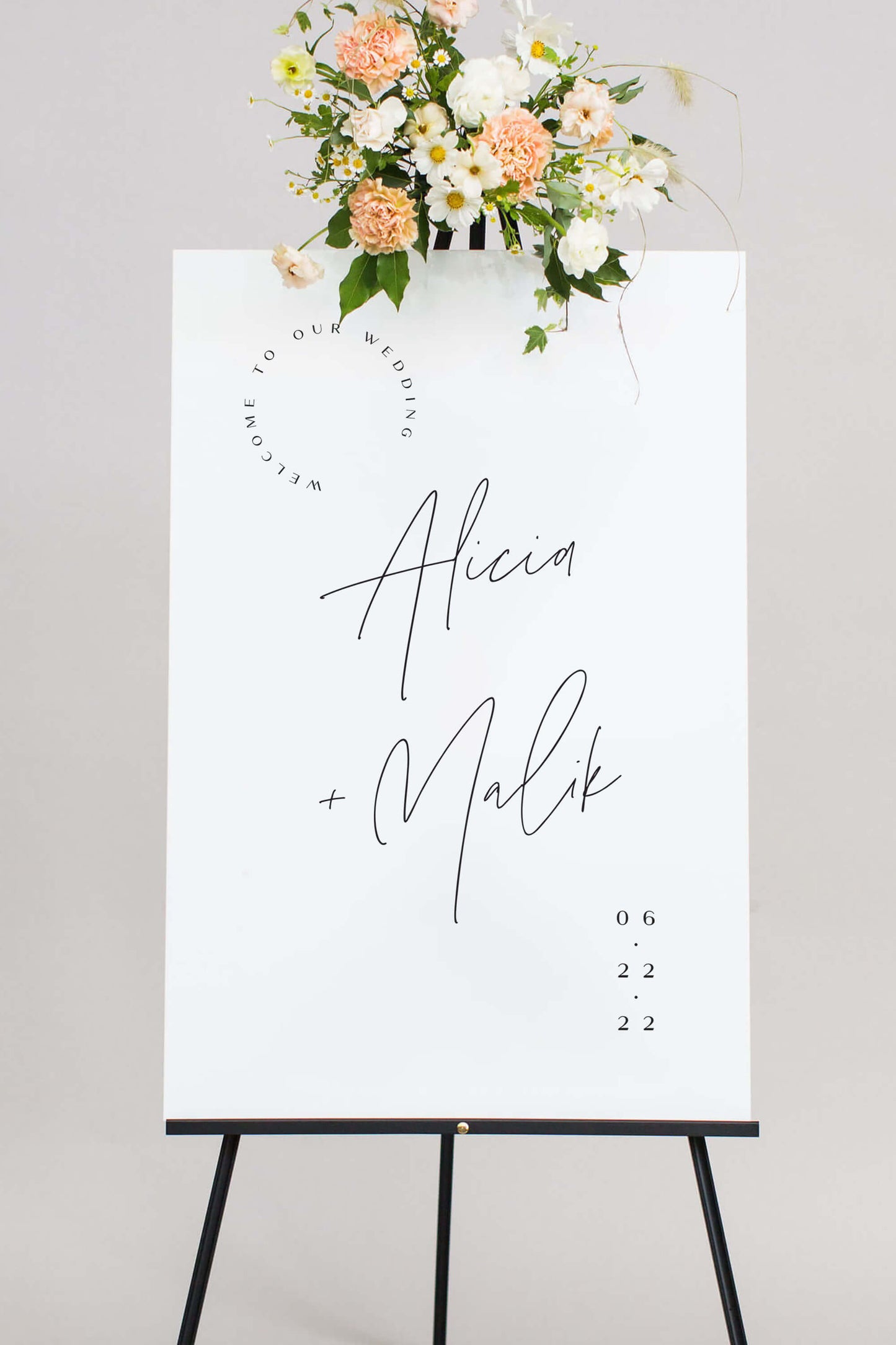 The Alicia II | Acrylic Wedding Welcome Sign