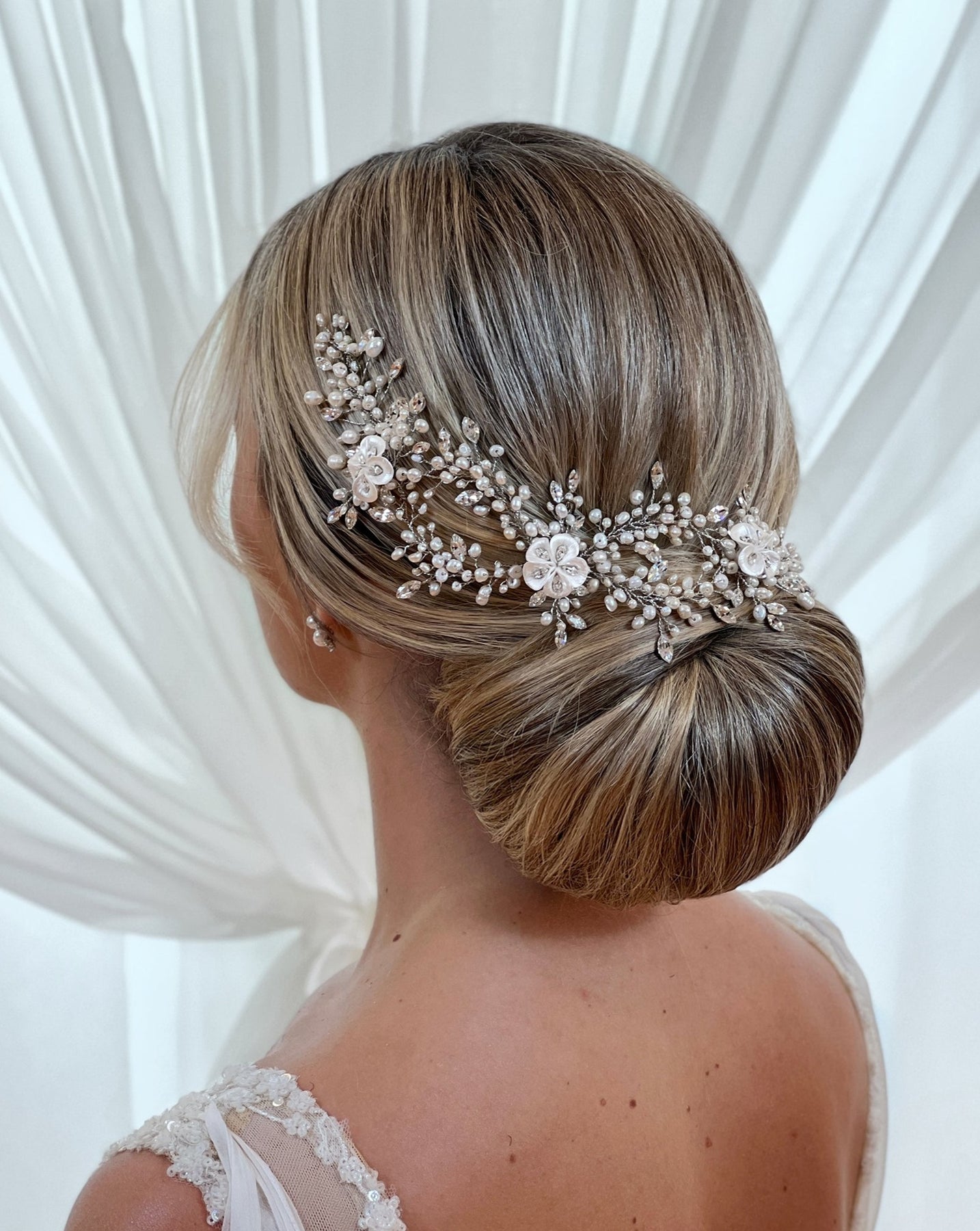 Romantic Pearl And Porcelain Flower Vine Style No. 242714