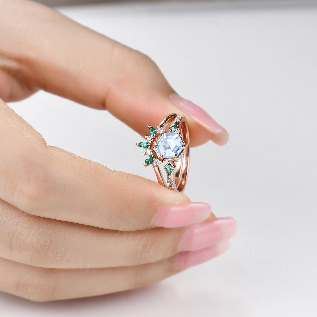 2pcs Three Stone Aquamarine Hexagon Ring Bezel Set with Kite Cut Lab Emerald Side Stones in Rose Gold