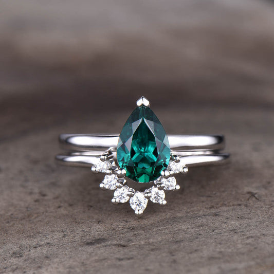 2pcs Pear Shaped Solitare Emerald Engagement Ring Set Comfort Fit