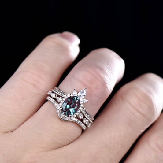 3pcs Oval Alexandrite Halo Diamond Engagement Ring Set