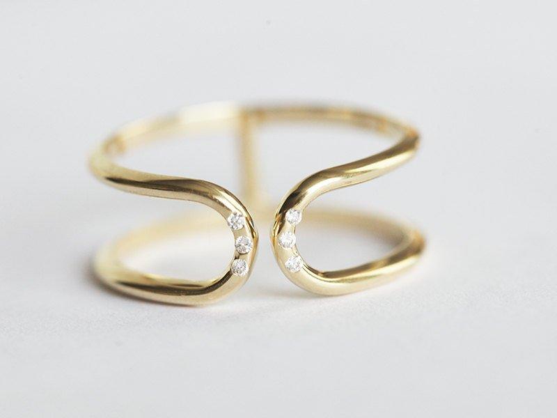 Double flush diamond open band ring