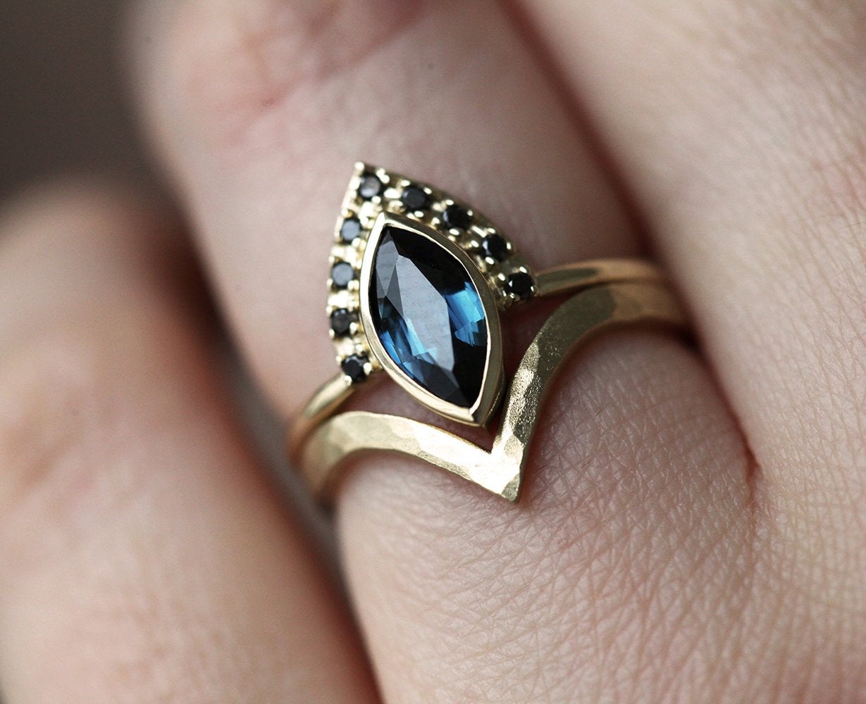 Ivona Blue Sapphire Diamond Ring