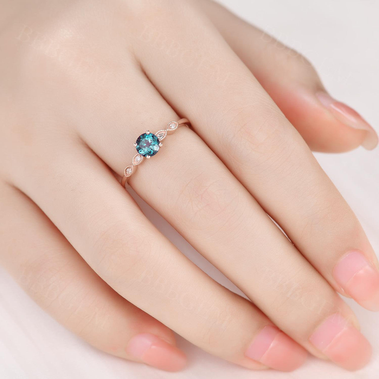 14K/18K Gold Classic RST Alexandrite Diamond Engagement Ring