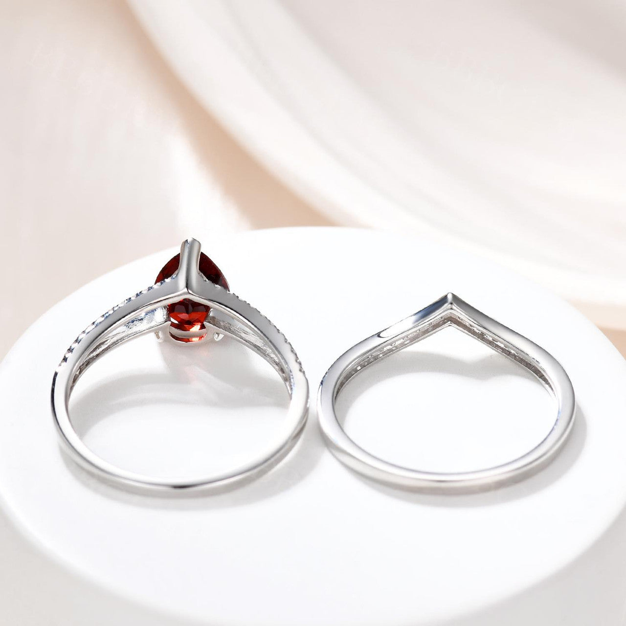 1.1 Carat Pear Shaped Garnet Wedding Set Diamond Engagement Ring 14k White Gold Curved V matching band