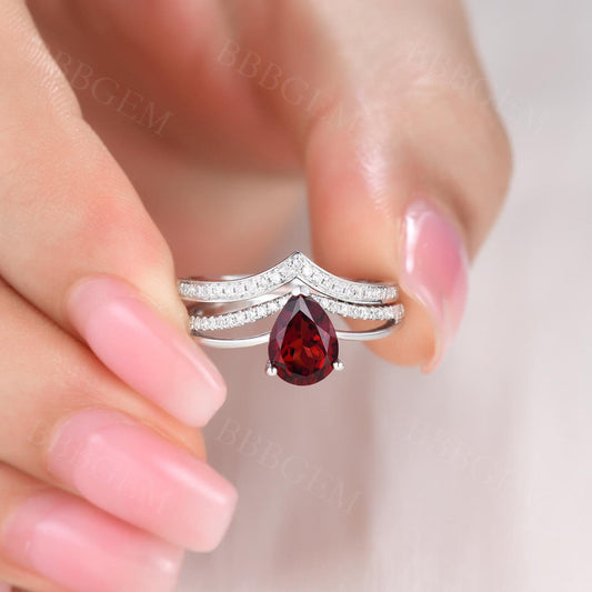 1.1 Carat Pear Shaped Garnet Wedding Set Diamond Engagement Ring 14k White Gold Curved V matching band