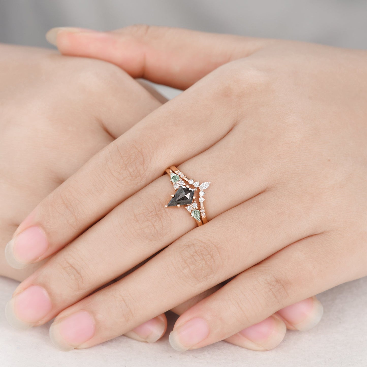 2pcs Kite Cut Salt and Pepper Diamond Cluster Moss Agate Bridal Ring Set Moissanite Band
