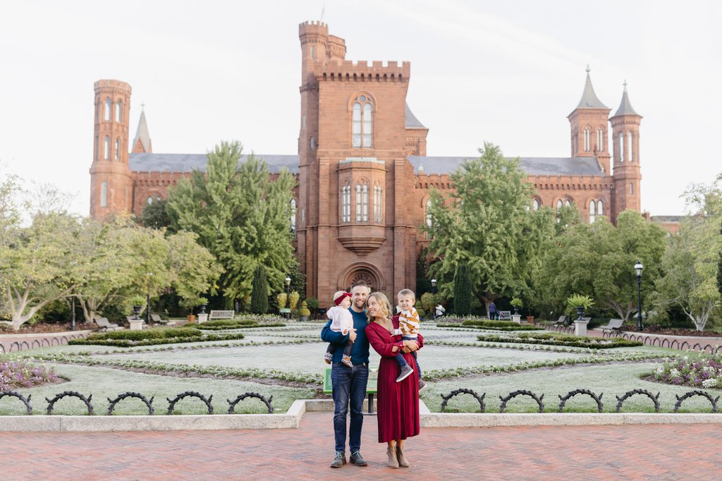 Elisenda in Washington DC: Proposal / Engagement Photography