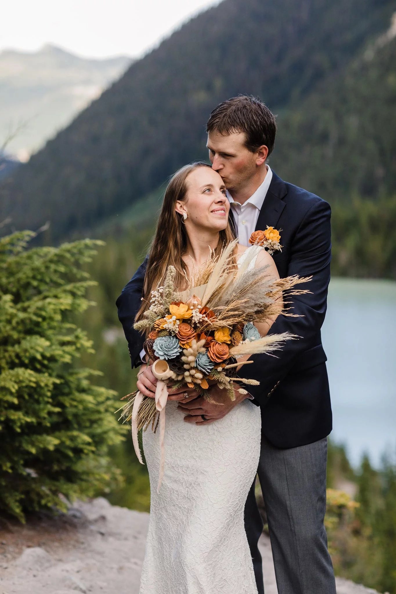 Traditional Style Bouquet (Little Greenery, Rounded Shape) Florist Offer