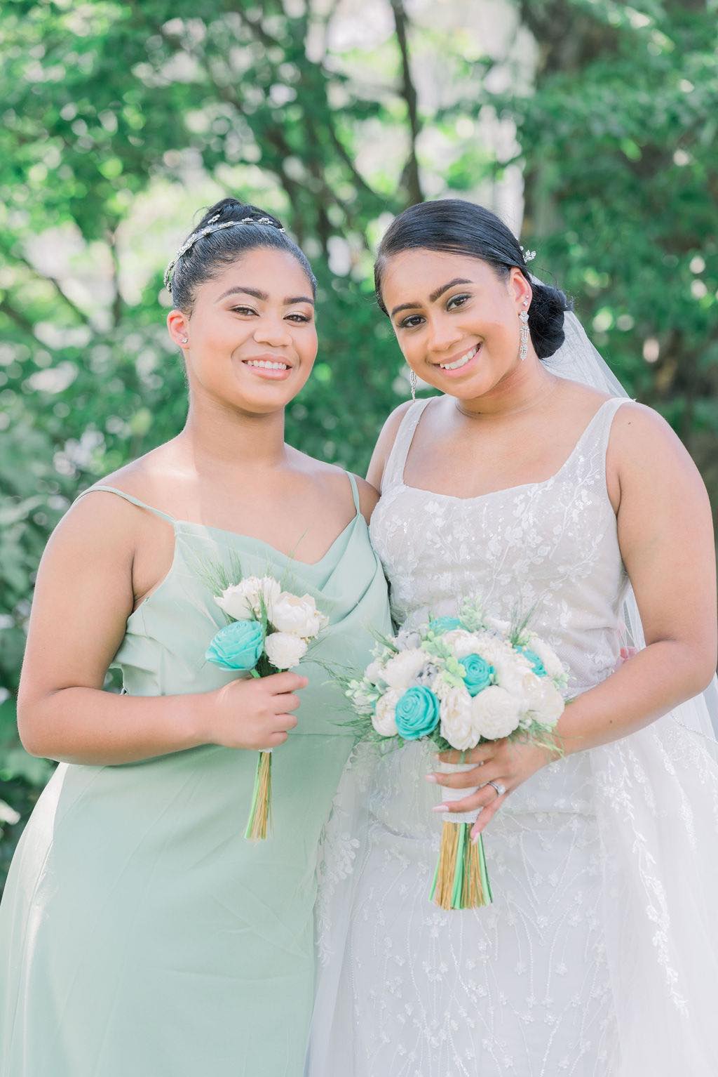 Bridal Bouquets In Hand-Picked Florist Offer