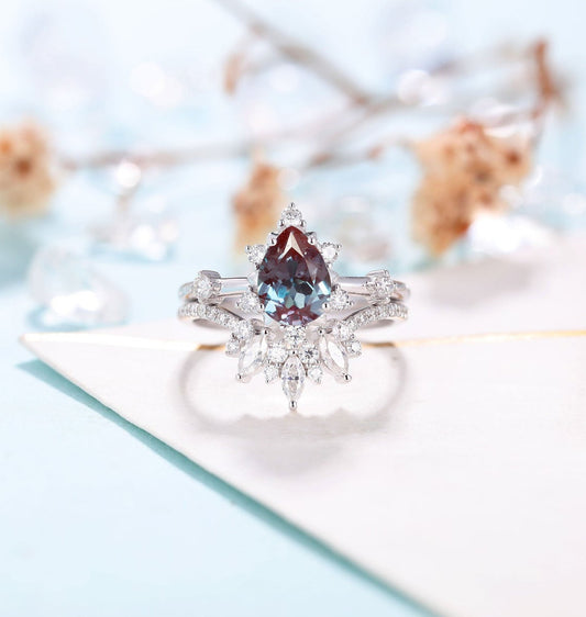 2pcs Tear Droped Alexandrite Vintage Wedding Set White Gold