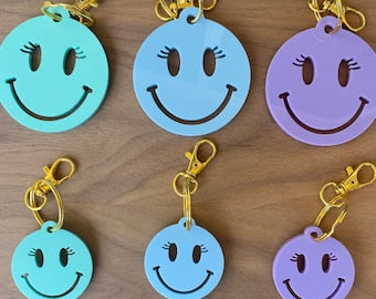 Smiley face with eyelashes keychain,cute,gift for girl,BFF gift,acrylic key tag,pastel smiley,millennial style,y2k,flower power,key ring