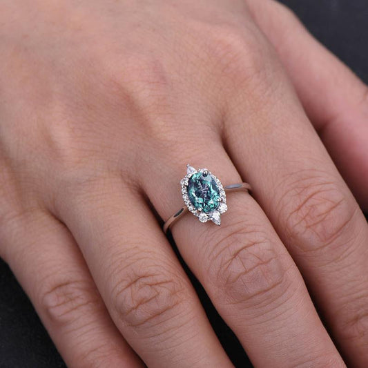 14K/18K Oval Cut Vintage Alexandrite Engagement Ring White Gold